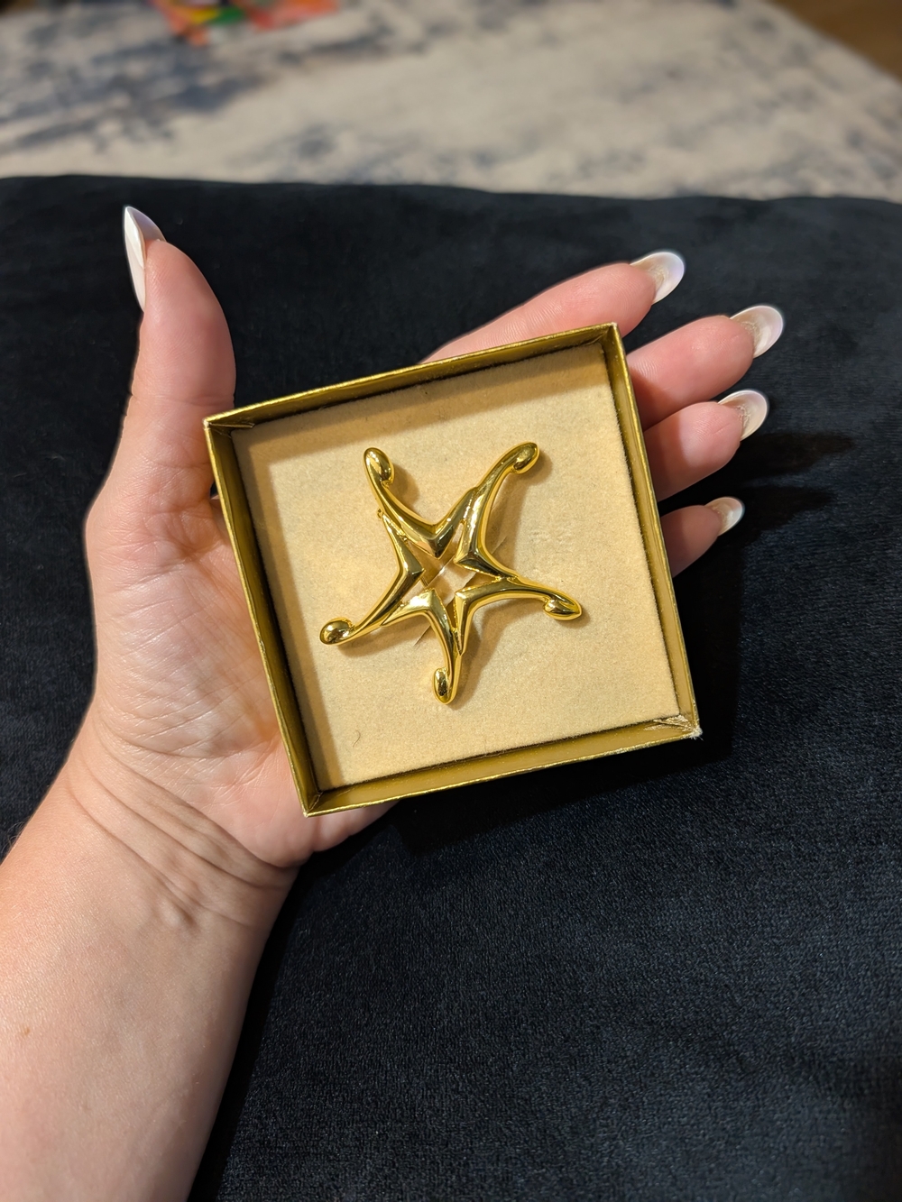Gold Tone Metal Star Brooch Pin No Stone